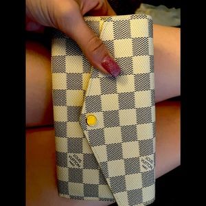 Sara wallet Louis Vuitton